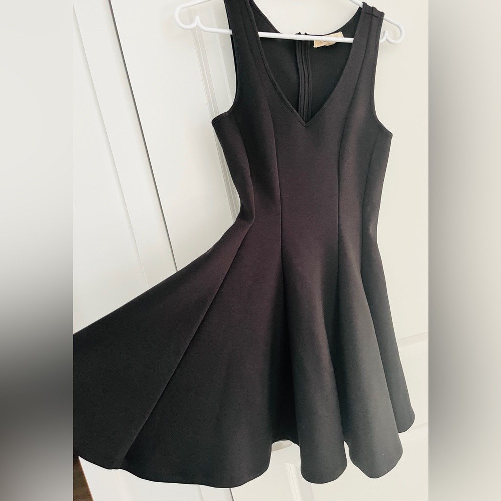 Elegant Black Sleeveless Dress